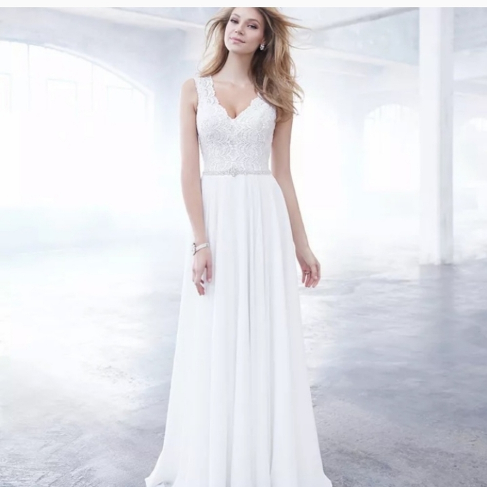 Madison James pearls, crystals+ lace Wedding Dress new